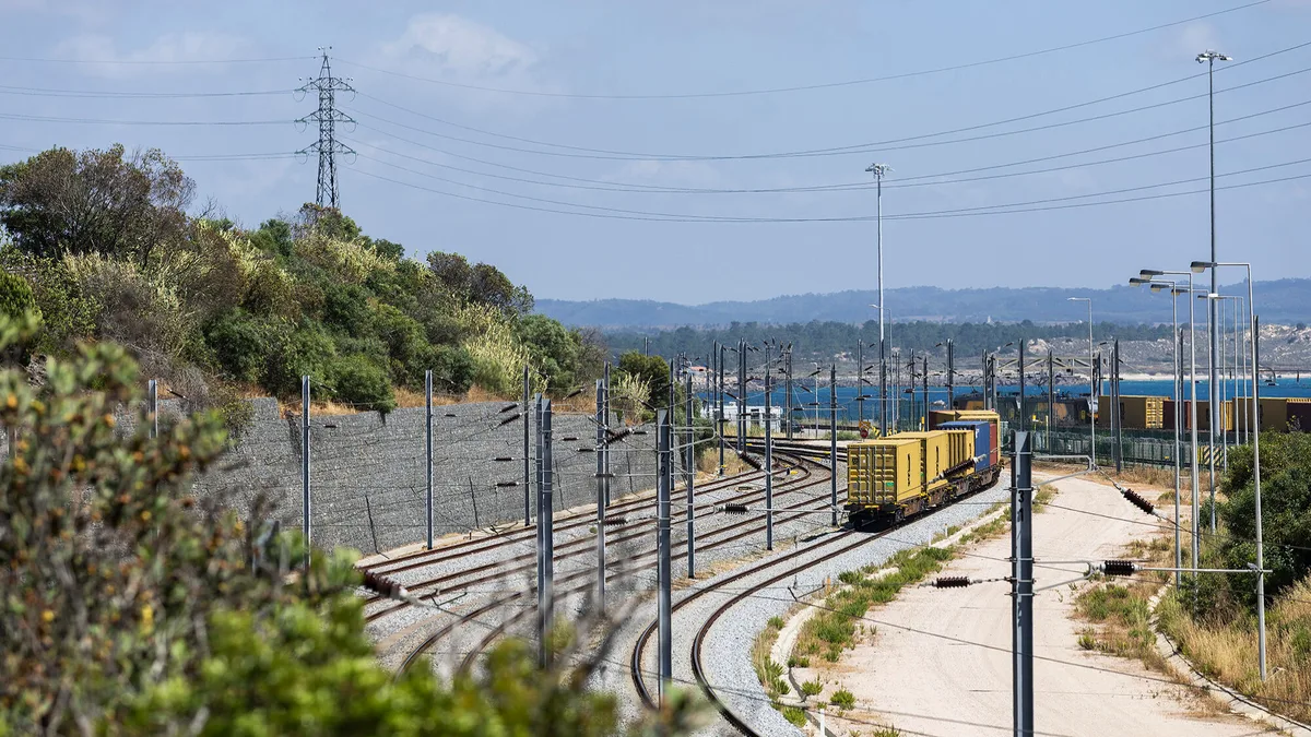 Mudar para bitola europeia custa até sete mil milhões