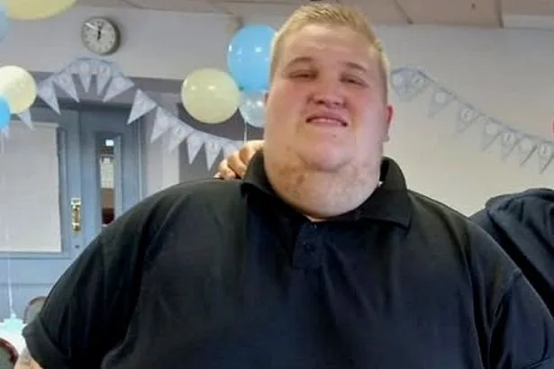 Dad's incredible 30-stone transformation as he takes up new PT career