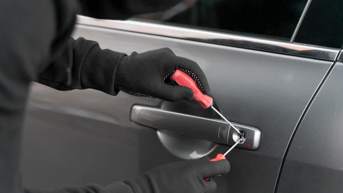 5 dicas para proteger seu carro contra furtos e roubos