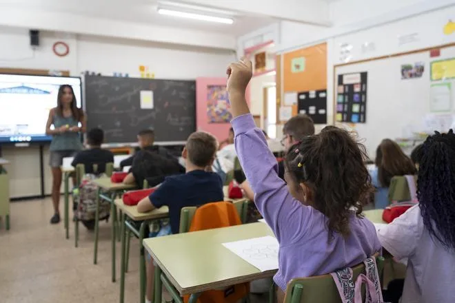 Catalunya activa un plan para climatizar todas las escuelas y 50 residencias en cinco años