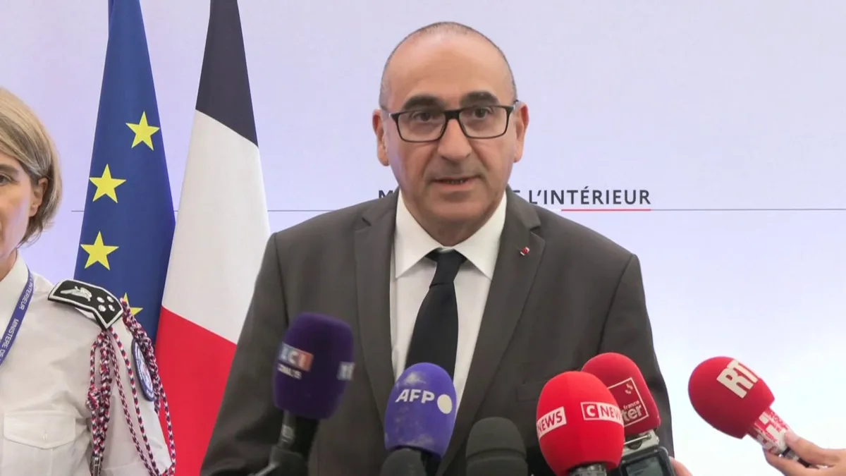 Manque de moyens chez les pompiers: Laurent Nuñez annonce un projet de loi de modernisation de la Sécurité civile, mais affirme ne pas pouvoir "s'engager sur des chiffres"