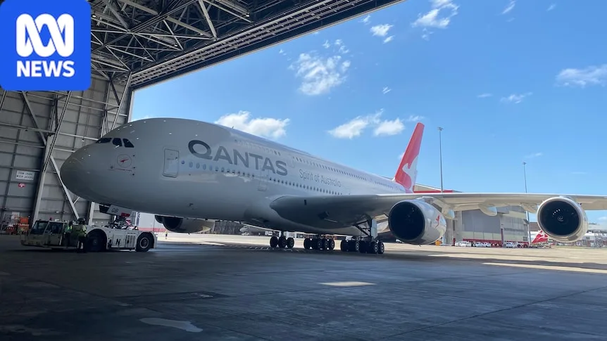 Qantas A380 flew to US and back with maintenance light left in wing