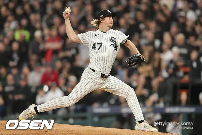 KBO20勝MVPフェディ、満塁火消しで咆哮
