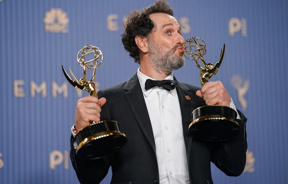 Avec 14 trophées, la série « Widow’s Bay » rafle la mise aux Emmy Awards