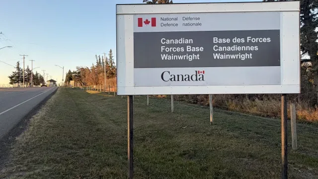 Quatro militares mortos e dezenas feridos em incêndio numa base no Canadá