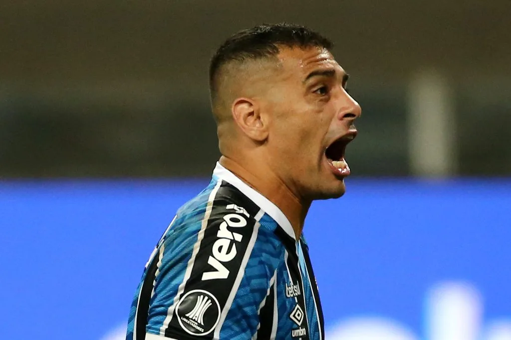 Diego Souza acusa Mancuso após caso de licença falsa: ‘Um estelionatário’