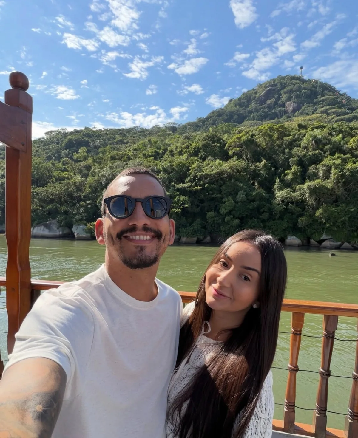 'Digam a verdade': marido de Marta Oliveira cobra respostas sobre morte da influenciadora
