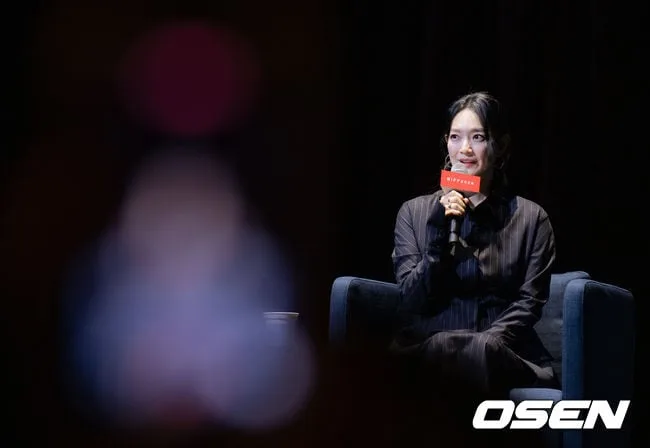 [사진]이야기 하는 신민아