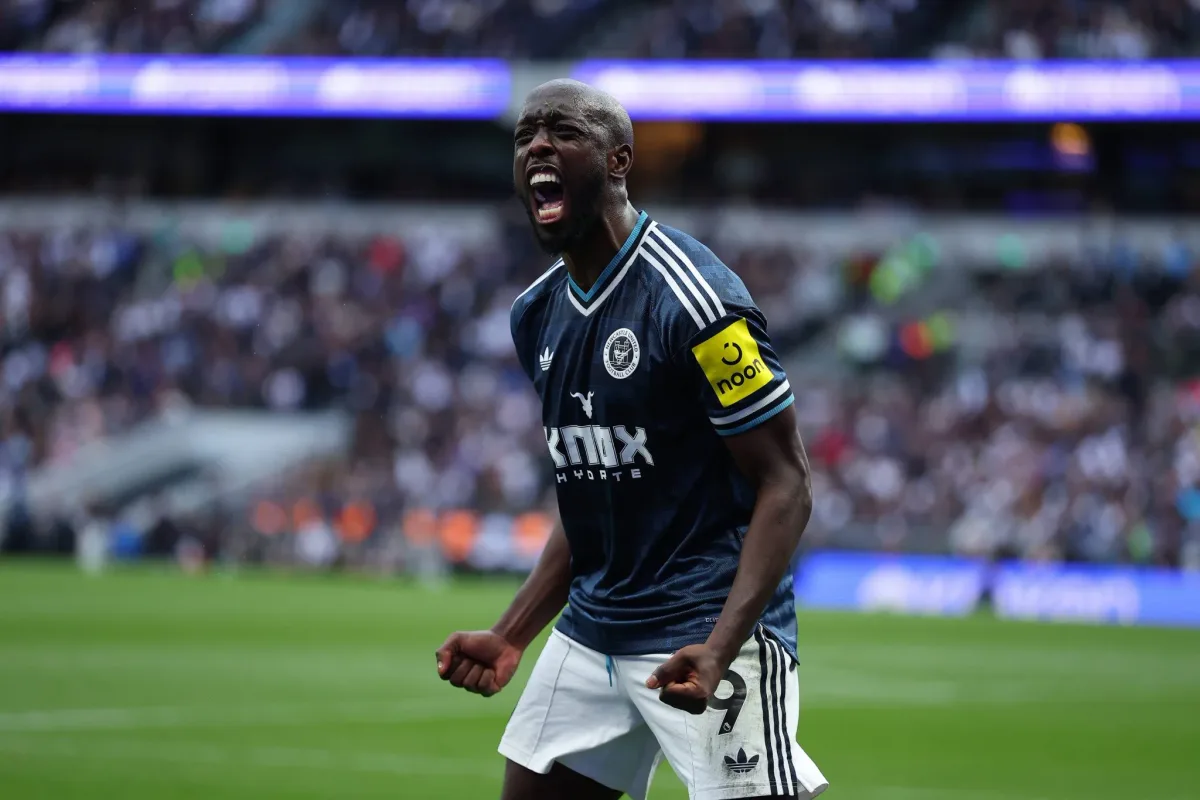 Tottenham patina, e Wissa supera pressão dos R$ 290 milhões para alcançar recomeço no Newcastle