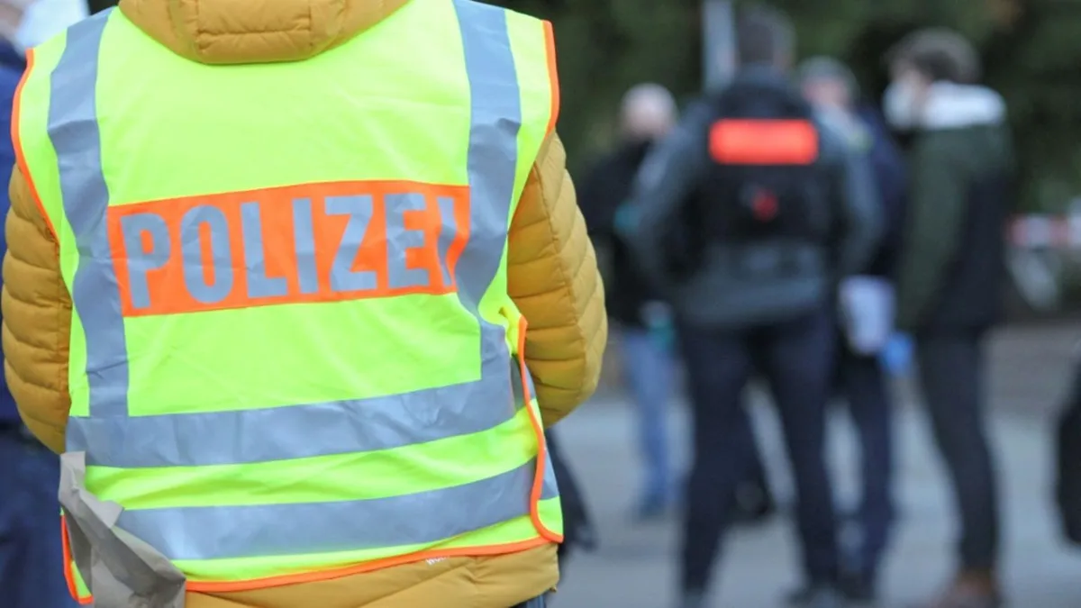 Autos von Bundesanstalt ausgebrannt: Polizei prüft mögliches politisches Motiv
