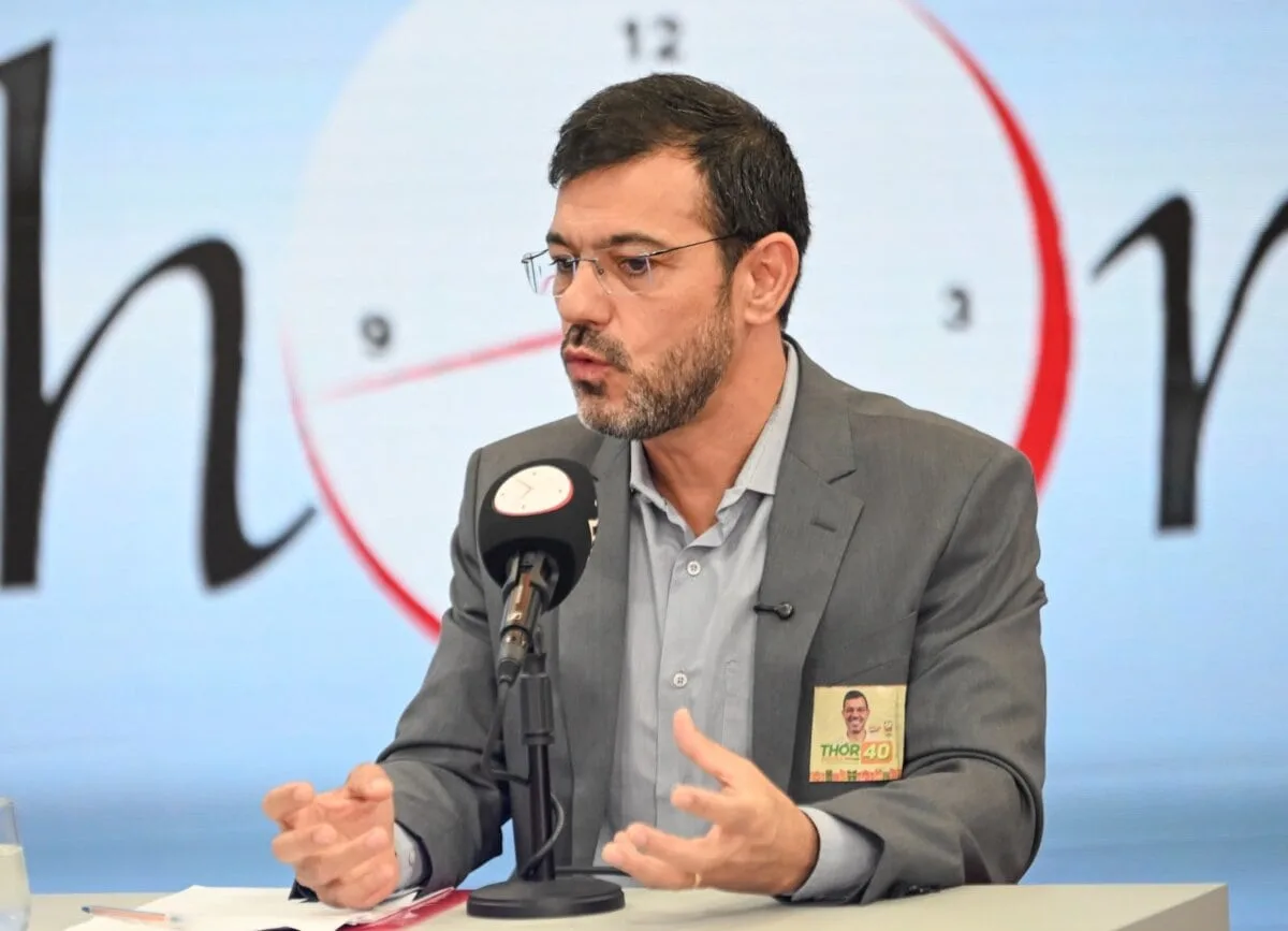 Thor diz que “grave erro” é apostar na militarização como solução para a educação e defende escolas de tempo integral
