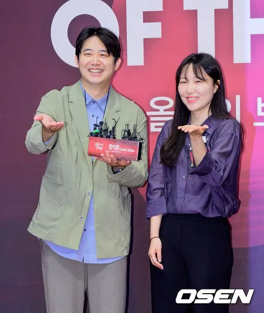 [사진]허강석-김지영 PD, 7년 연속 프로그램 토크 예능 부문 올해의 브랜드 대상