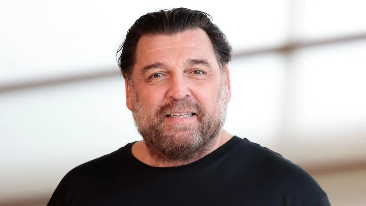Hovik Keuchkerian (53), sobre la vivienda: "Fui okupa 8 años en un chamizo que reformé y al final compré la parcela"