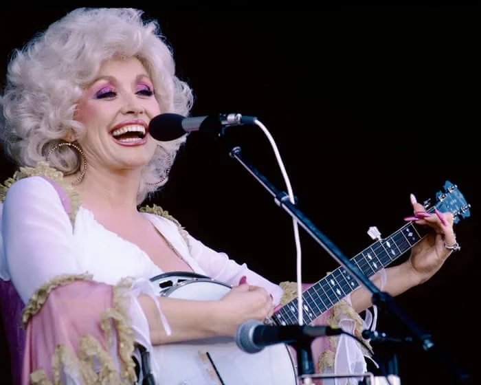 Goodbye, Dolly Parton: a gay icon whose appeal reached across age, class and politics, and into the Maga heartlands | Emma Brockes