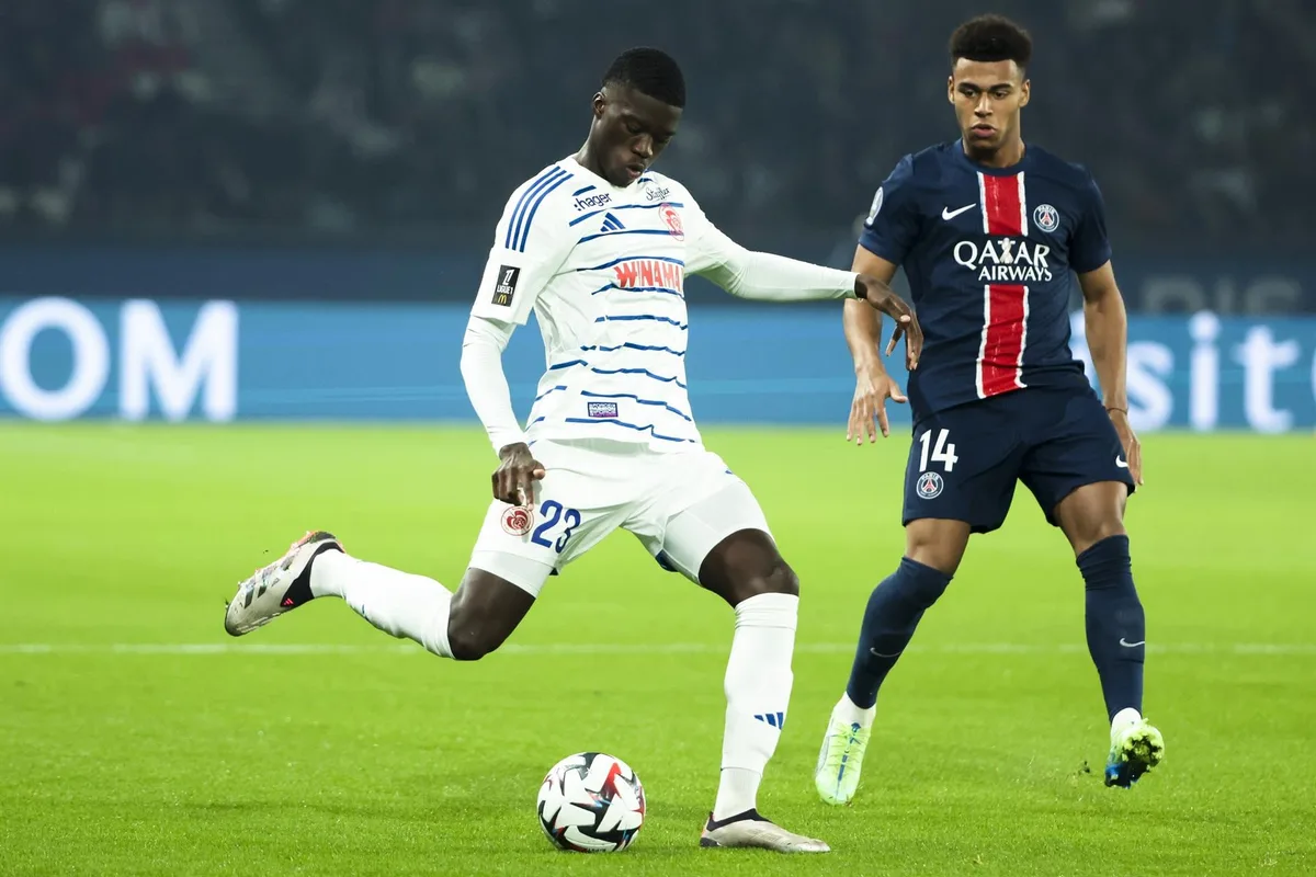 El defensa senegalés Mamadou Sarr llega cedido a la Real Sociedad durante la temporada 2026-27
