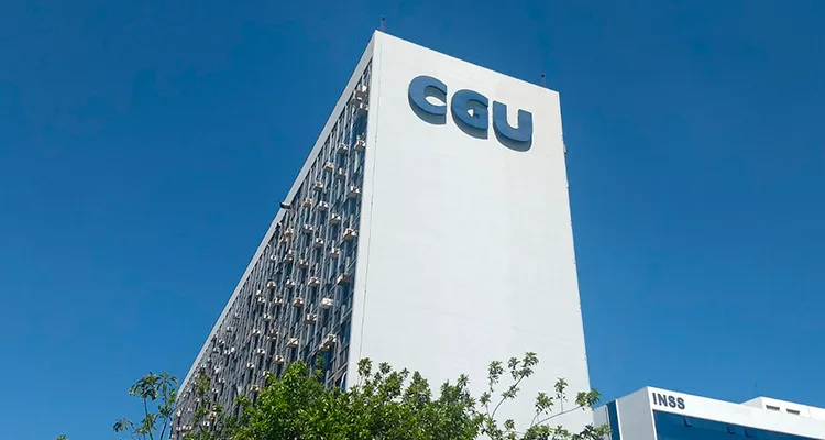 Salário de R$ 21 mil! CGU lança concurso para qualquer área de formação