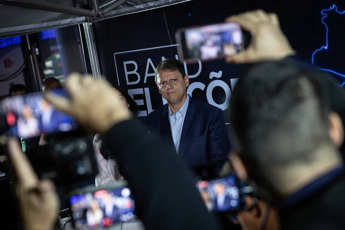 Meta tem de informar quem pagou ataque a Tarc�sio ap�s expor opera��o de fake news