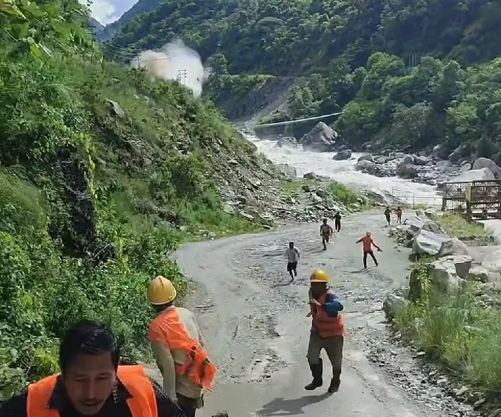 Vídeo: funcionário de hidrelétrica filma fuga de avalanche de lama no Nepal