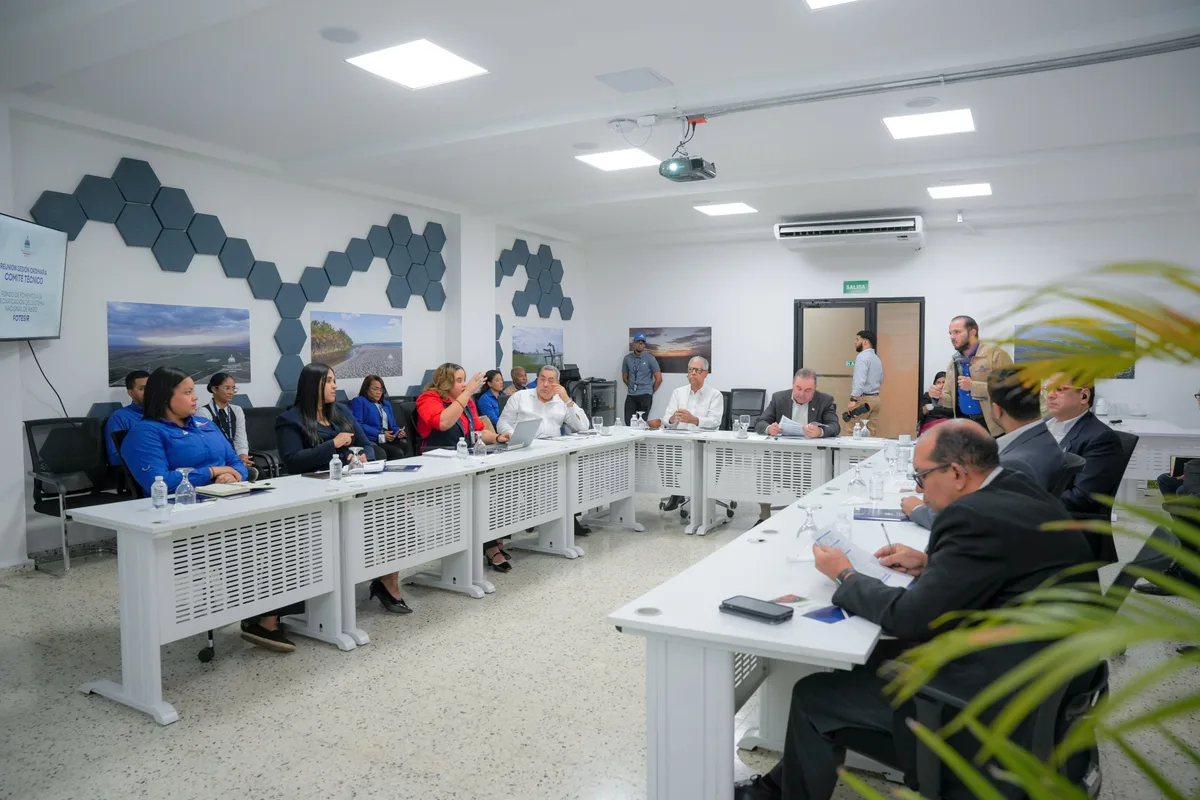 El Ministerio de Agricultura revisa los avances del riego tecnificado ante la escasez de agua en República Dominicana