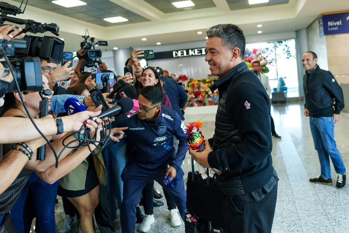 Marcelo Gallardo ya empezó a motivar en Ecuador y tomó distancia de Beccacece: se viene el debut