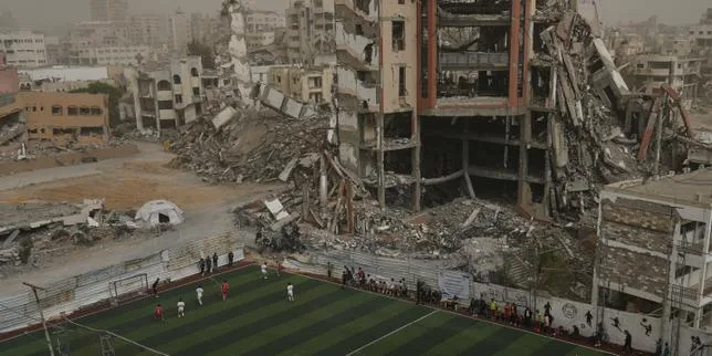 Le retrait d’une photo de Gaza exposée dans l’espace public à Deauville provoque la polémique