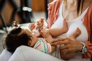 Supremo iguala licença-maternidade de mães biológicas e adotivas