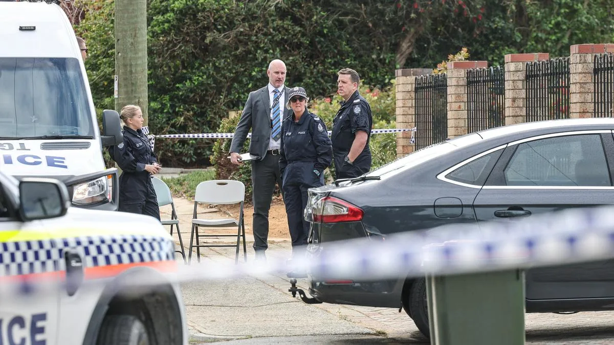 Man found dead inside Orelia home as Homicide detectives take man into custody