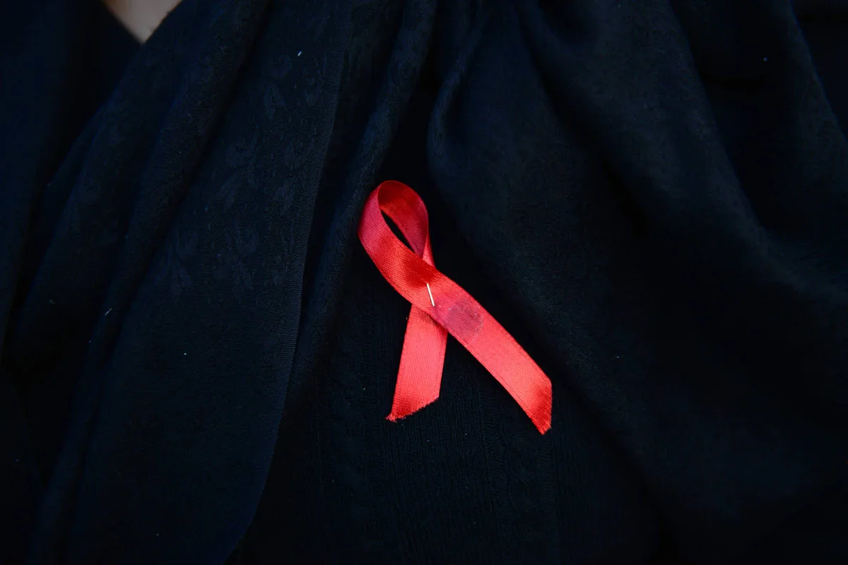 Estudo em Porto Alegre mostra que diagnóstico tardio de HIV ocorre mais em heterossexuais casados