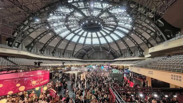 Frankfurter Buchmesse: Mit Pathos gegen den Spott
