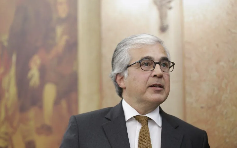 Aguiar-Branco convoca conferência de líderes para 5.ª feira para decidir data da moção de censura do Chega