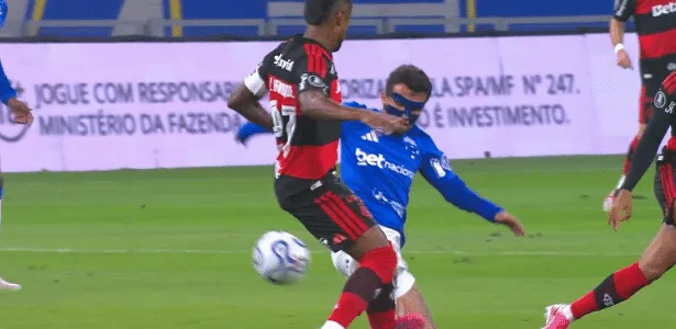 Era para vermelho? Ex-árbitros analisam polêmicas de Cruzeiro x Flamengo