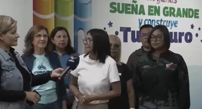 Delcy Rodríguez anunció plan de «intervención» para recuperar escuelas en todo el país