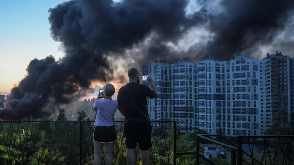 França anuncia envio de mísseis interceptadores à Ucrânia diante da escalada de ataques russos