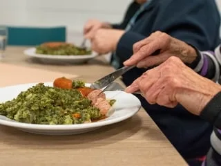 « Un danger grave et imminent » : la cuisine d’un Ehpad fermée en raison de graves manquements sanitaires