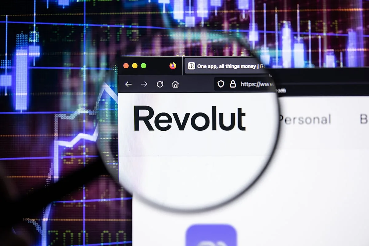 Revolut foi vítima de usurpação de identidade e partilhou dados de clientes com atacante