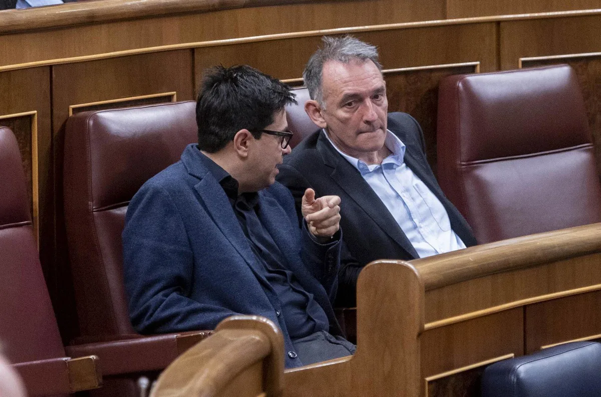 Sumar exige a Robles investigar y llevar a Fiscalía denuncias a militares por presuntas agresiones a migrantes en Ceuta