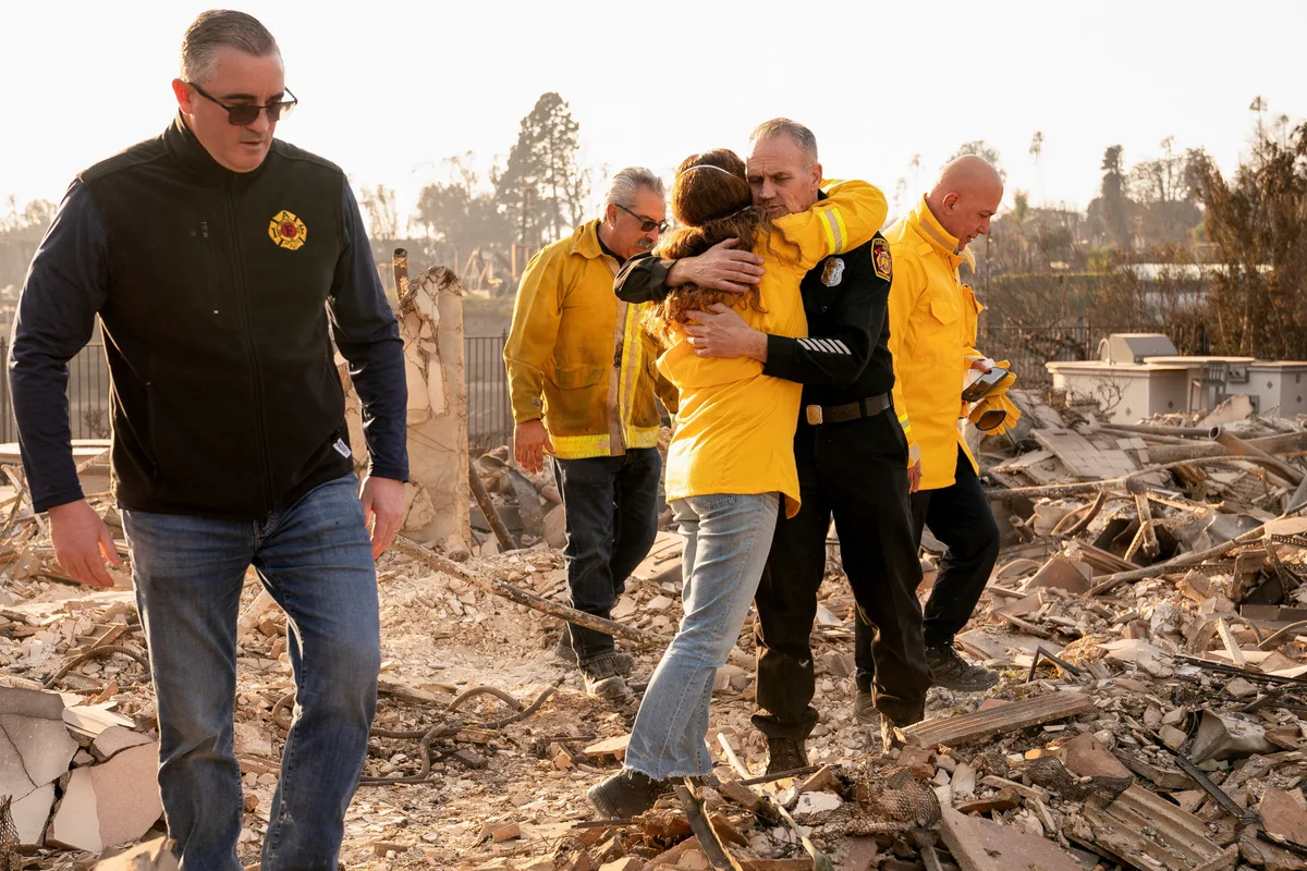 Los propietarios afectados por los incendios de Los Ángeles podrán suspender sus hipotecas hasta 24 meses