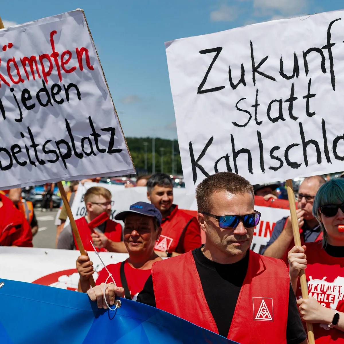 Kriselnder Autobauer - Belegschaft von Volkswagen kritisiert "desaströse Kommunikation" des Vorstands