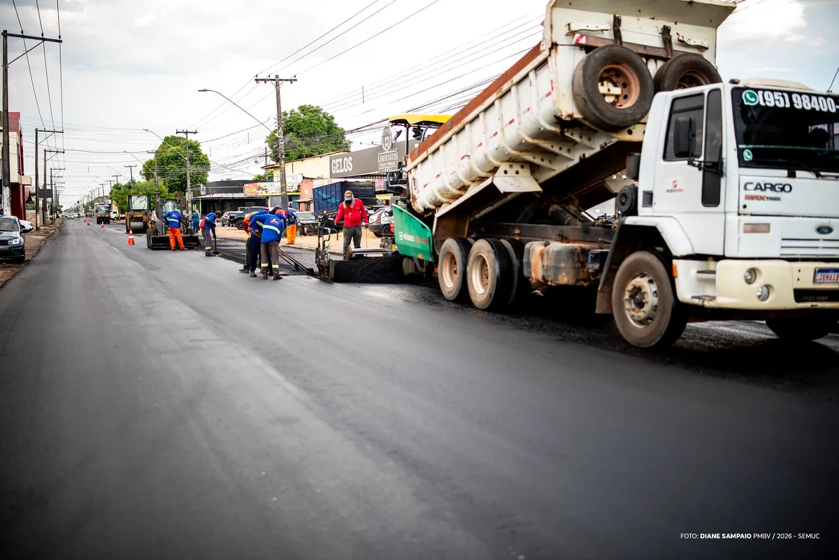 Prefeitura inicia recapeamento da avenida Mário Homem de Melo