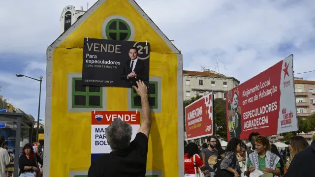 Movimento Casa para Viver condena "violência policial" no Porto