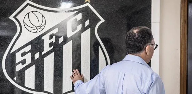 Diretoria do Santos não cumpre combinado com atletas e gera 'climão' em voo