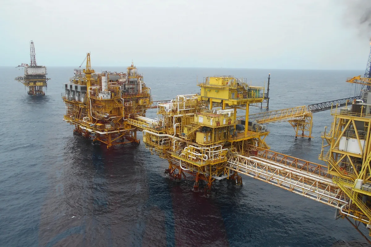 Nuevo derrame de Pemex en Campeche: La Marina ayuda a atender fuga de petróleo en el Golfo de México