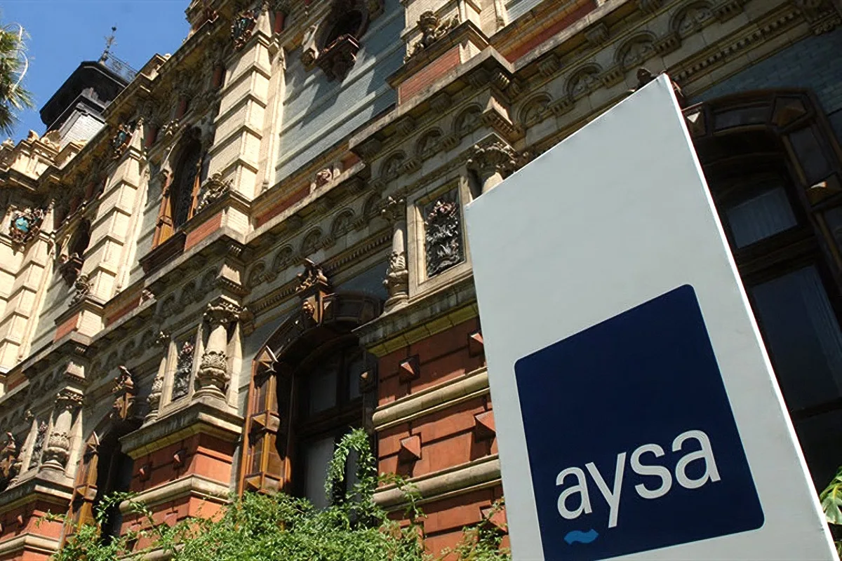 Dos grupos locales se disputan AySA, la privatización más grande que tiene en marcha el Gobierno