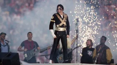 Lendária apresentação de Michael Jackson no intervalo do Super Bowl vai ganhar documentário próprio