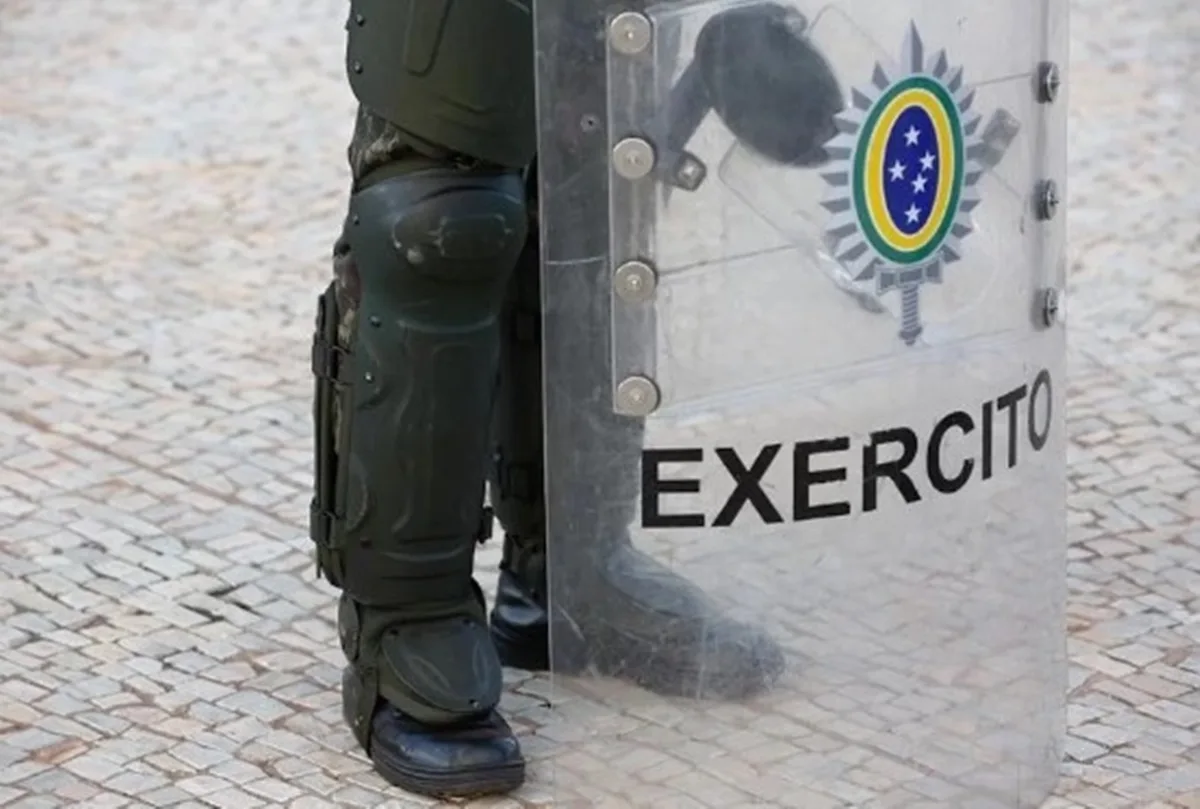 Tenente do Exército é condenado a 63 anos por entregar 3 jovens a traficantes