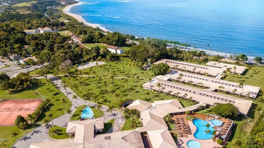 Hóspedes de resort na Bahia passam mal e local é alvo de fiscalização