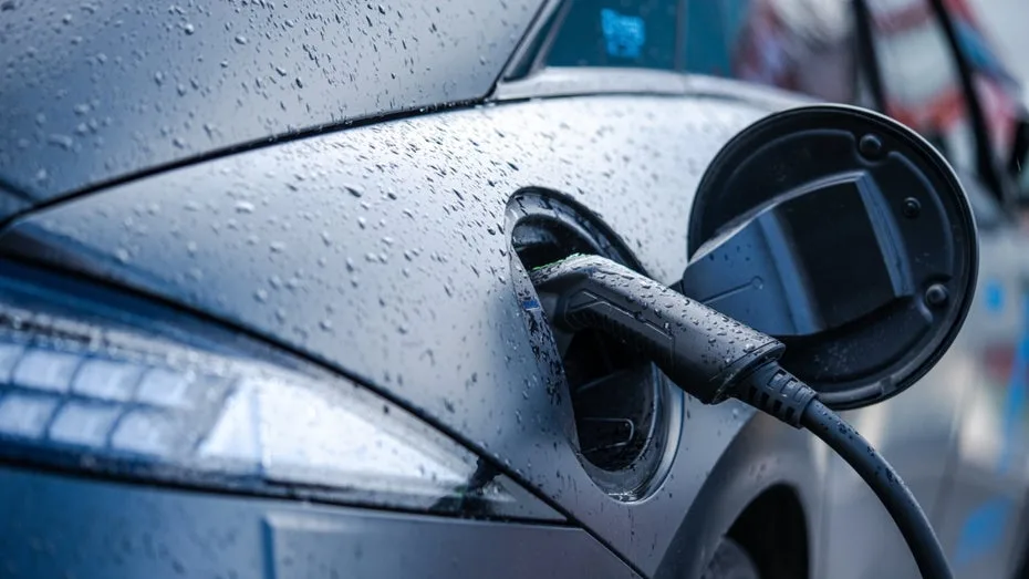 Bundesregierung prüft Verdacht: Spionage mit vernetzten E-Autos aus China?