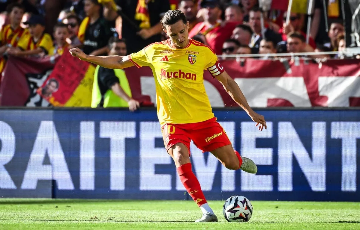 EN DIRECT Lens - OL : Lyon peut-il enfoncer encore plus les Sang et Or de Cahuzac ?... Suivez le match avec nous…