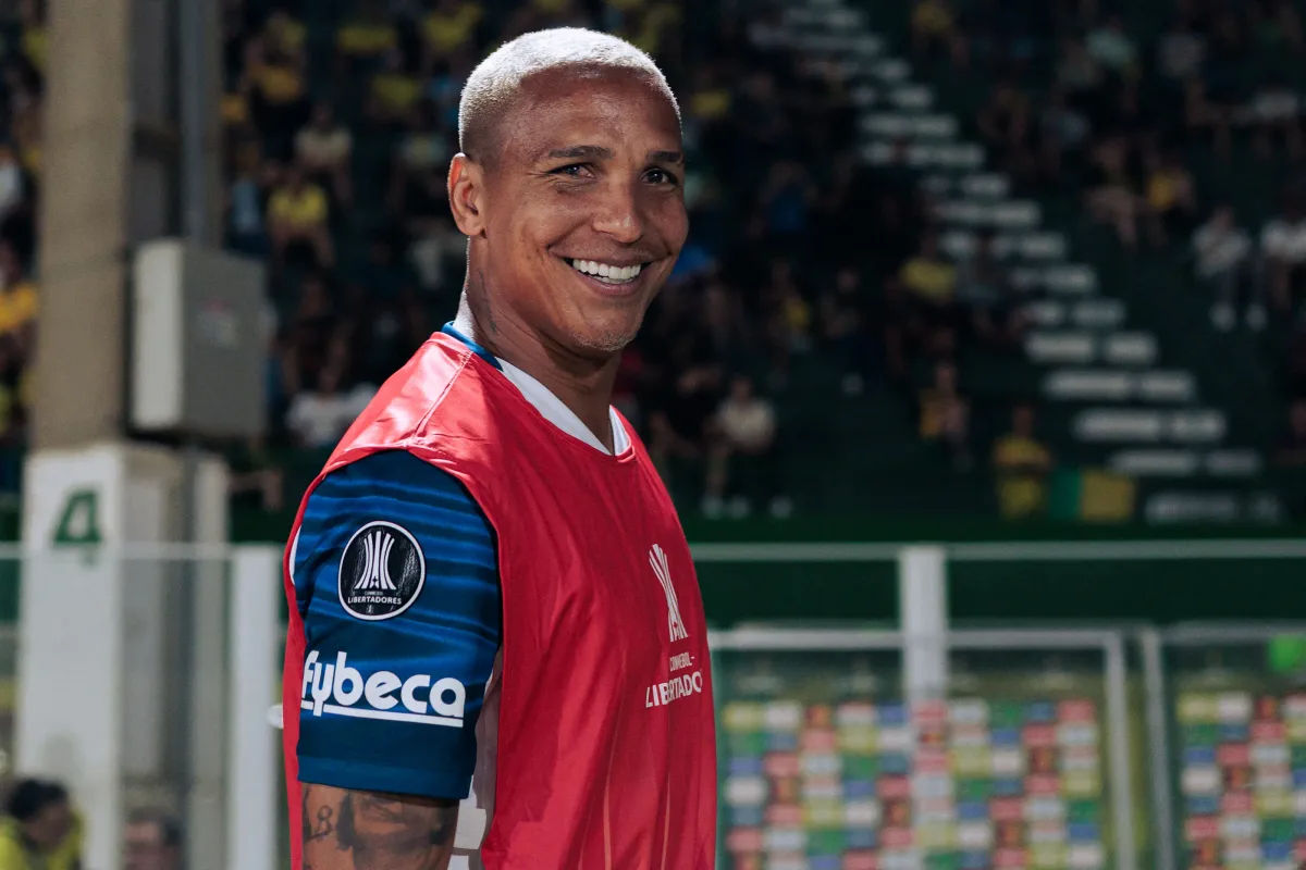 Deyverson projeta reencontro com Palmeiras pela LDU: “Vai ser emocionante”