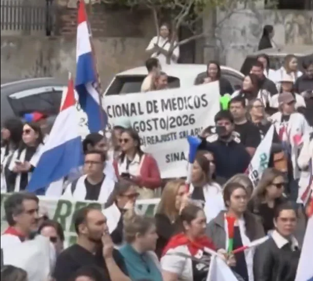 Greve de médicos no Paraguai termina sem acordo após anúncios de demissões em massa